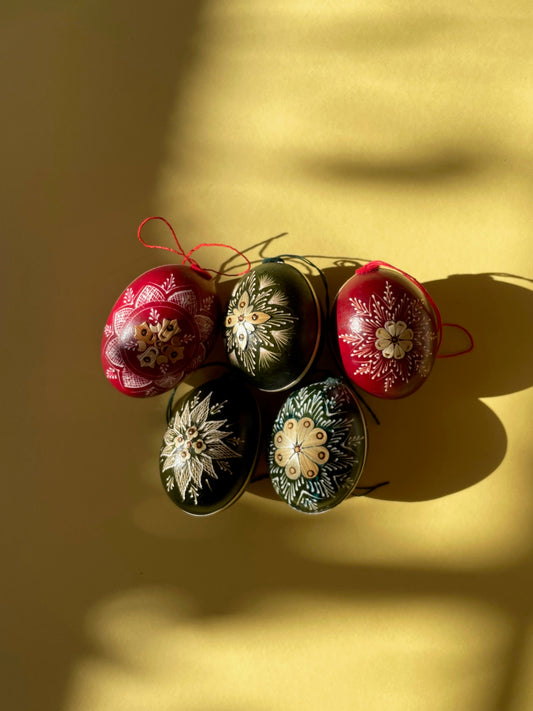 Hungarian Easter Eggs with Straw